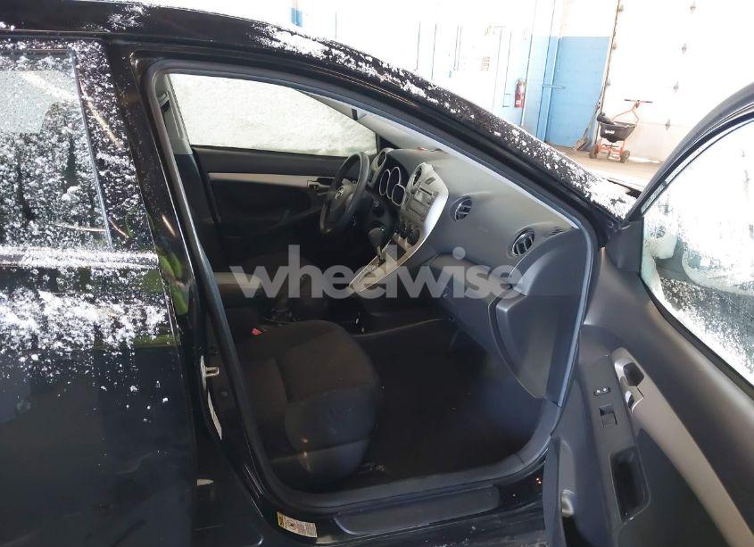 Photo 5 of 2009 Toyota Matrix S (VIN 2T1LE40E39C004676)