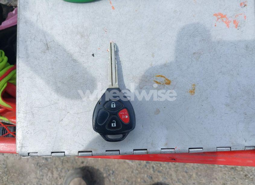 Photo 11 of 2009 Toyota Matrix S (VIN 2T1LE40E49C001852)