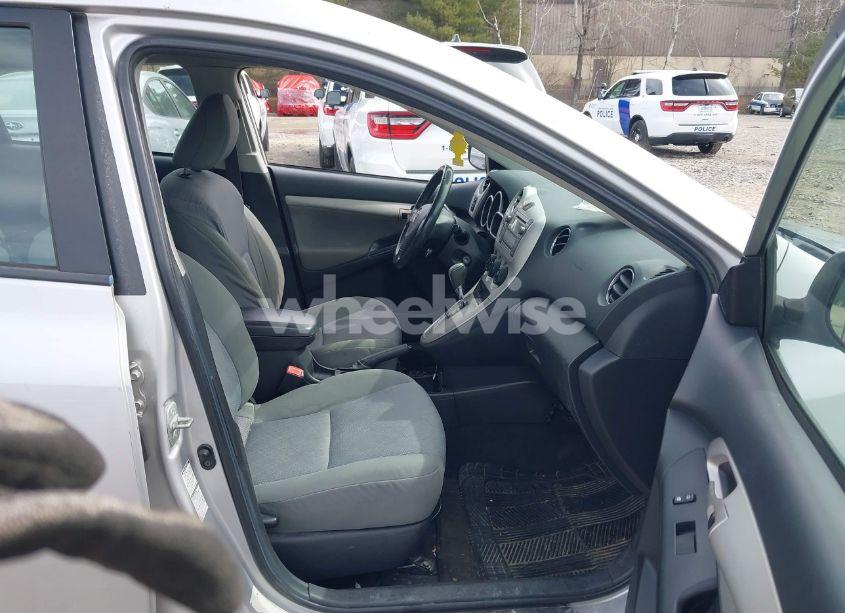 Photo 5 of 2009 Toyota Matrix S (VIN 2T1LE40E49C001852)