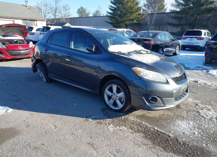 2009 Toyota Matrix S (VIN 2T1LE40E59C006929) main photo