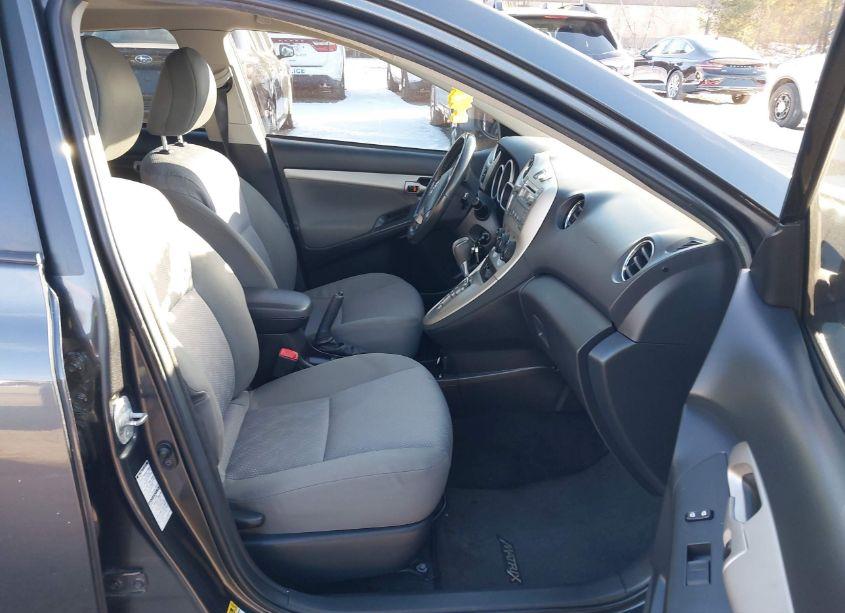 Photo 5 of 2009 Toyota Matrix S (VIN 2T1LE40E59C006929)