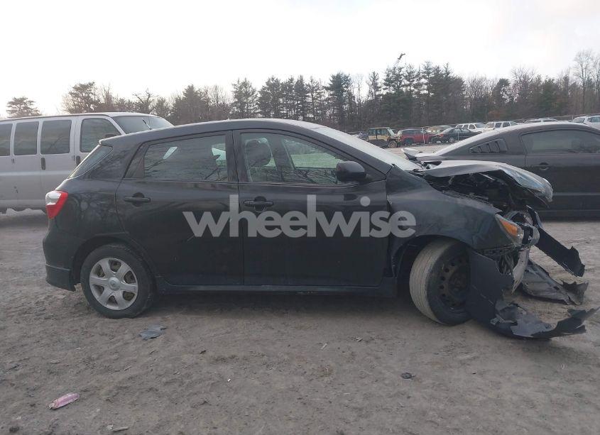 Photo 13 of 2009 Toyota Matrix S (VIN 2T1LE40E79C010271)