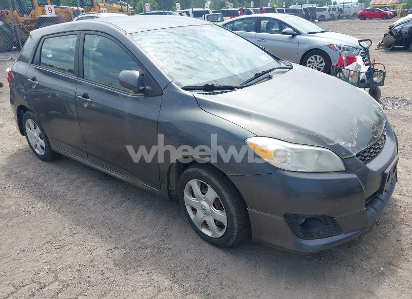 2009 Toyota Matrix S (VIN 2T1LE40E99C005654) main photo