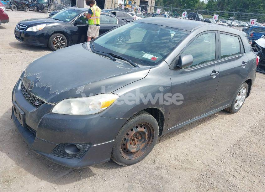 Photo 2 of 2009 Toyota Matrix S (VIN 2T1LE40E99C005654)