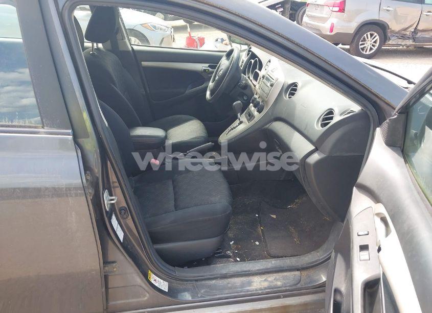 Photo 5 of 2009 Toyota Matrix S (VIN 2T1LE40E99C005654)