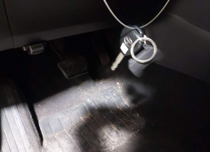 Photo 11 of 2009 Toyota Matrix S (VIN 2T1LE40E99C007372)