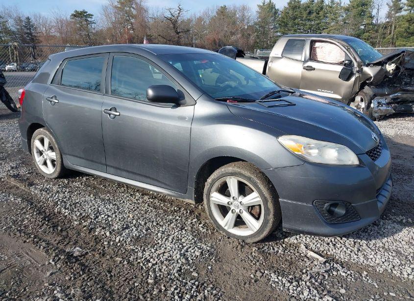 2009 Toyota Matrix S (VIN 2T1LE40E99C010711) main photo