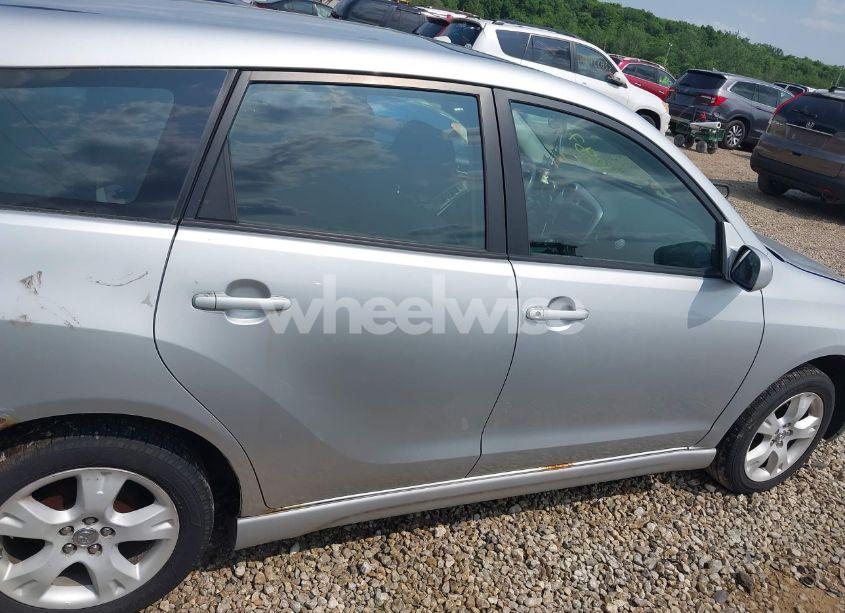 Photo 13 of 2005 Toyota Corolla MATRIX XR (VIN 2T1LR30E45C550556)