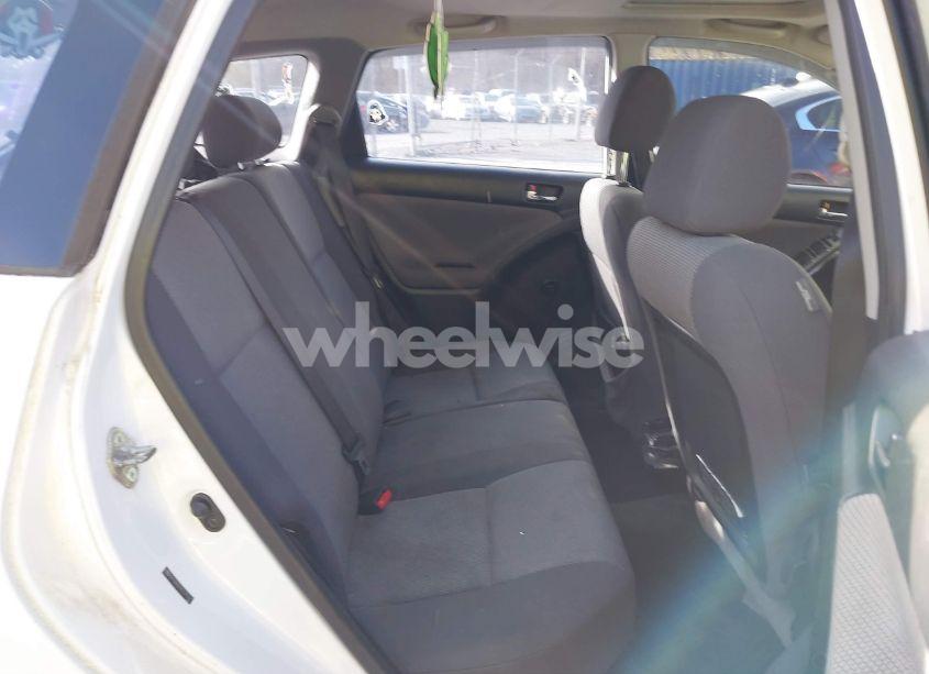 Photo 8 of 2005 Toyota Matrix XR (VIN 2T1LR30EX5C370045)