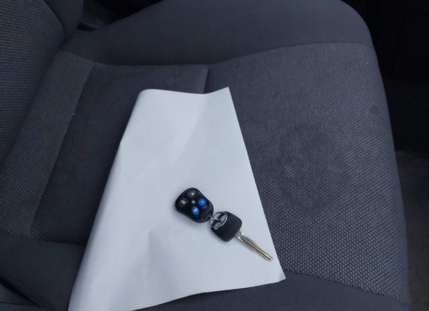 Photo 11 of 2004 Toyota Matrix XR (VIN 2T1LR32E24C170479)