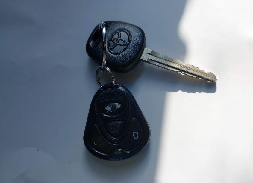 Photo 11 of 2006 Toyota Matrix (VIN 2T1LR32E66C551660)