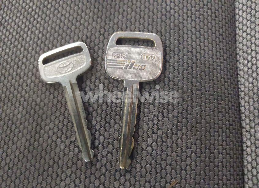 Photo 11 of 2003 Toyota Matrix XR (VIN 2T1LR32E73C021077)