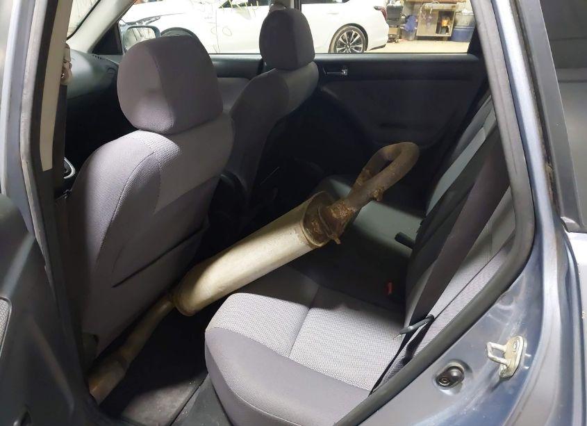 Photo 8 of 2005 Toyota Matrix XR (VIN 2T1LR32E95C349359)