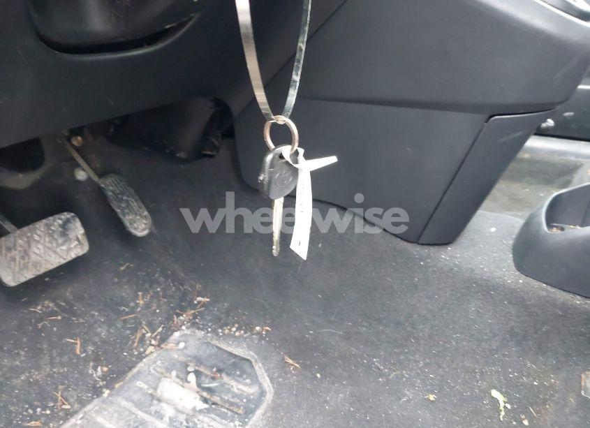 Photo 11 of 2005 Toyota Matrix (VIN 2T1LR32E95C362001)