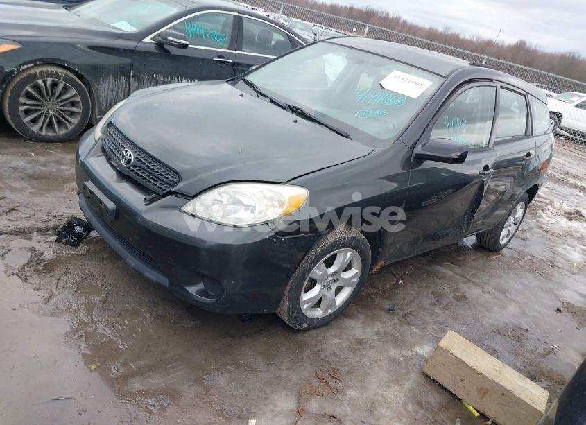 Photo 2 of 2005 Toyota Matrix (VIN 2T1LR32E95C362001)