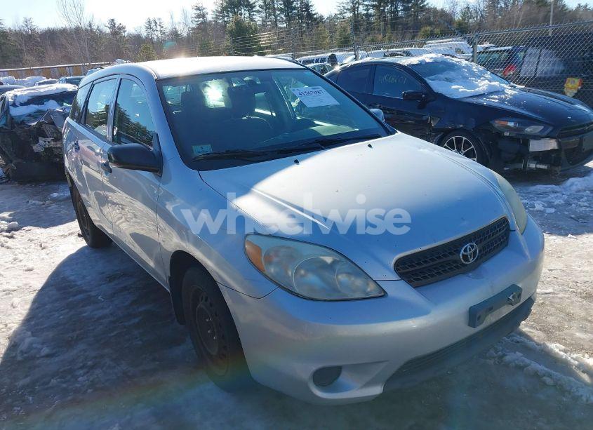 2005 Toyota Matrix (VIN 2T1LR32EX5C504937) main photo