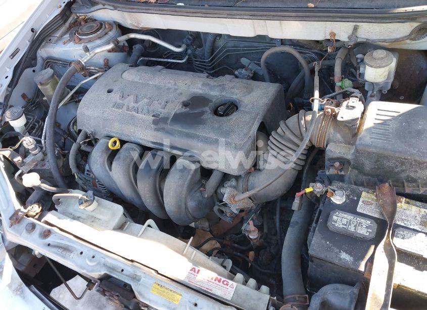 Photo 10 of 2005 Toyota Matrix (VIN 2T1LR32EX5C504937)