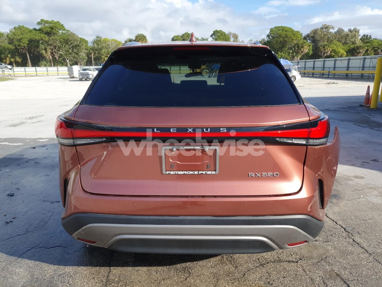 Photo 6 of 2024 LEXUS RX 350 BASE (VIN 2T2BAMBA9RC027165)