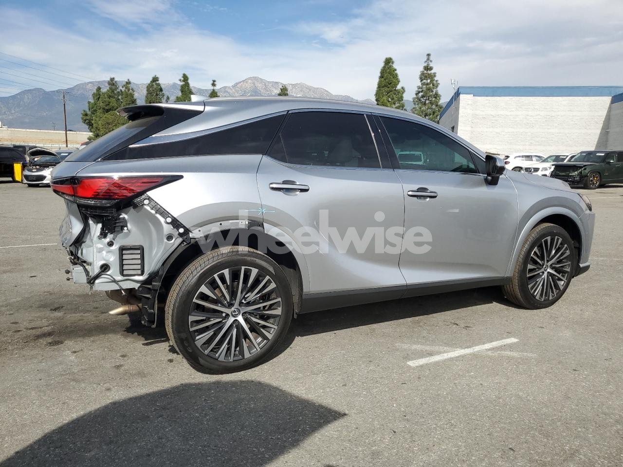 Photo 3 of 2025 LEXUS RX 350H BASE (VIN 2T2BBMCA6SC082626)