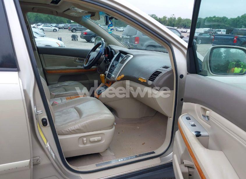 Photo 5 of 2005 Lexus Rx 330 (VIN 2T2HA31U75C084300)