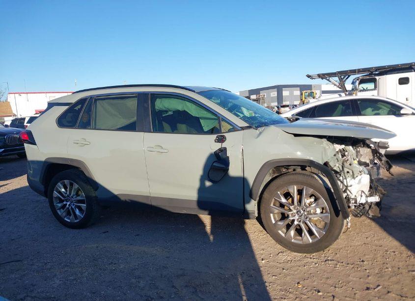 Photo 13 of 2020 Toyota Rav4 XLE PREMIUM (VIN 2T3A1RFV0LC117703)