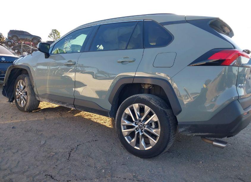 Photo 3 of 2020 Toyota Rav4 XLE PREMIUM (VIN 2T3A1RFV0LC117703)