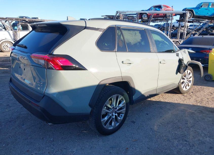 Photo 4 of 2020 Toyota Rav4 XLE PREMIUM (VIN 2T3A1RFV0LC117703)