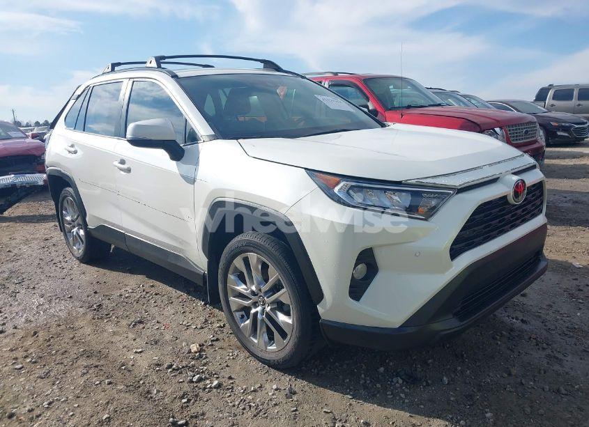 2021 Toyota Rav4 XLE PREMIUM (VIN 2T3A1RFV0MW161118) main photo