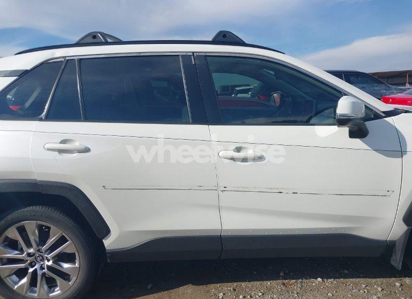 Photo 13 of 2021 Toyota Rav4 XLE PREMIUM (VIN 2T3A1RFV0MW161118)