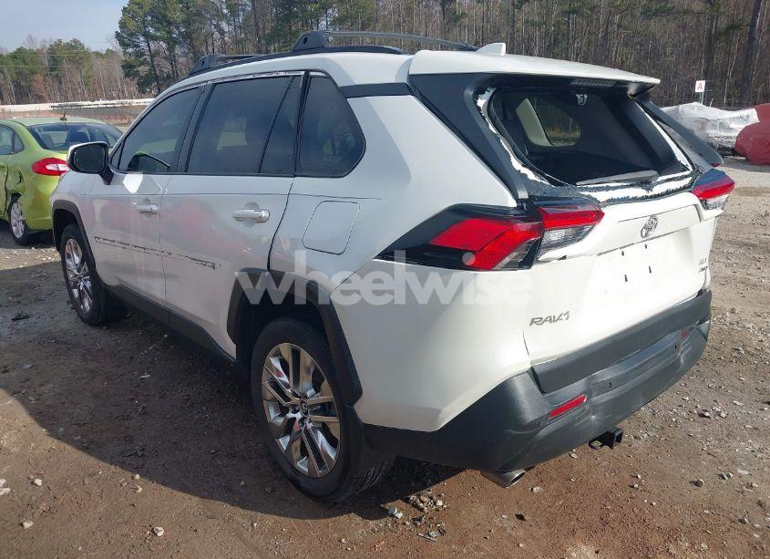Photo 3 of 2021 Toyota Rav4 XLE PREMIUM (VIN 2T3A1RFV0MW161118)