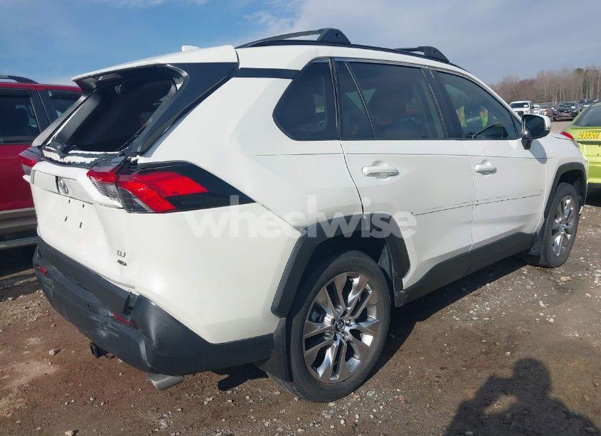 Photo 4 of 2021 Toyota Rav4 XLE PREMIUM (VIN 2T3A1RFV0MW161118)