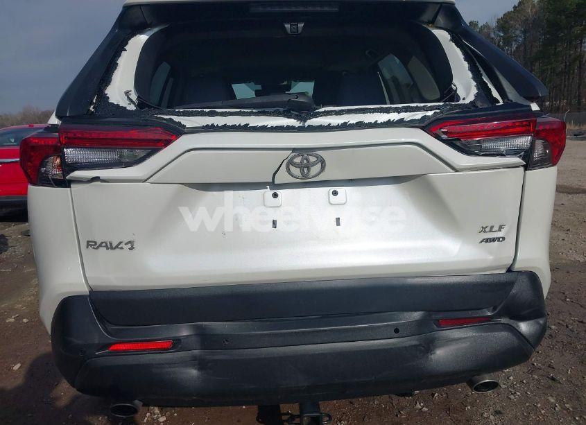 Photo 6 of 2021 Toyota Rav4 XLE PREMIUM (VIN 2T3A1RFV0MW161118)