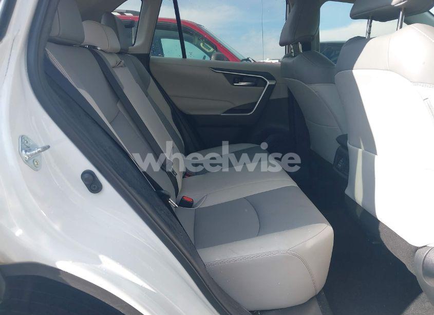 Photo 8 of 2021 Toyota Rav4 XLE PREMIUM (VIN 2T3A1RFV0MW161118)