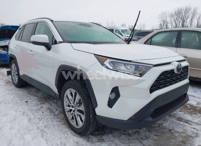 2021 Toyota Rav4 XLE PREMIUM (VIN 2T3A1RFV0MW208986) main photo