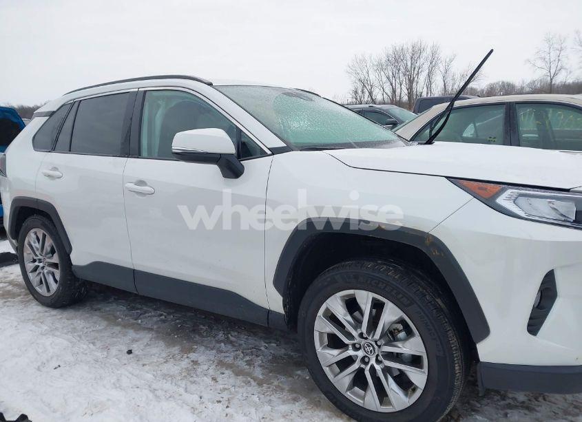 Photo 13 of 2021 Toyota Rav4 XLE PREMIUM (VIN 2T3A1RFV0MW208986)