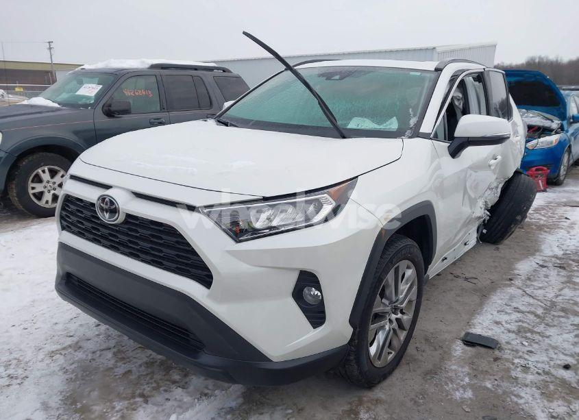 Photo 2 of 2021 Toyota Rav4 XLE PREMIUM (VIN 2T3A1RFV0MW208986)