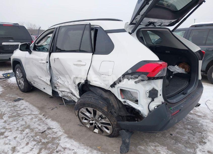 Photo 3 of 2021 Toyota Rav4 XLE PREMIUM (VIN 2T3A1RFV0MW208986)