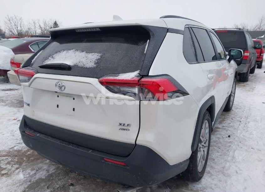 Photo 4 of 2021 Toyota Rav4 XLE PREMIUM (VIN 2T3A1RFV0MW208986)