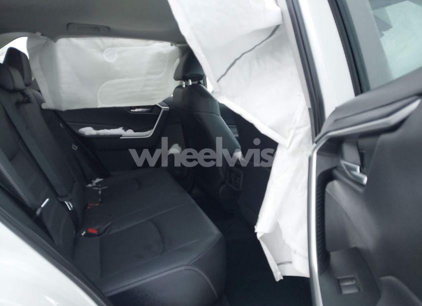 Photo 8 of 2021 Toyota Rav4 XLE PREMIUM (VIN 2T3A1RFV0MW208986)