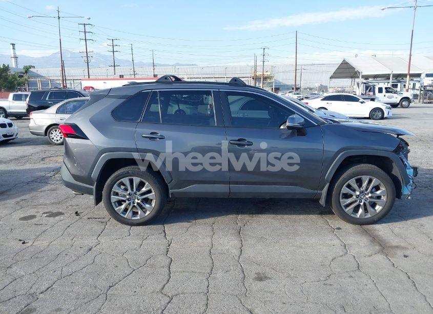 Photo 14 of 2022 Toyota Rav4 XLE PREMIUM (VIN 2T3A1RFV0NW321158)