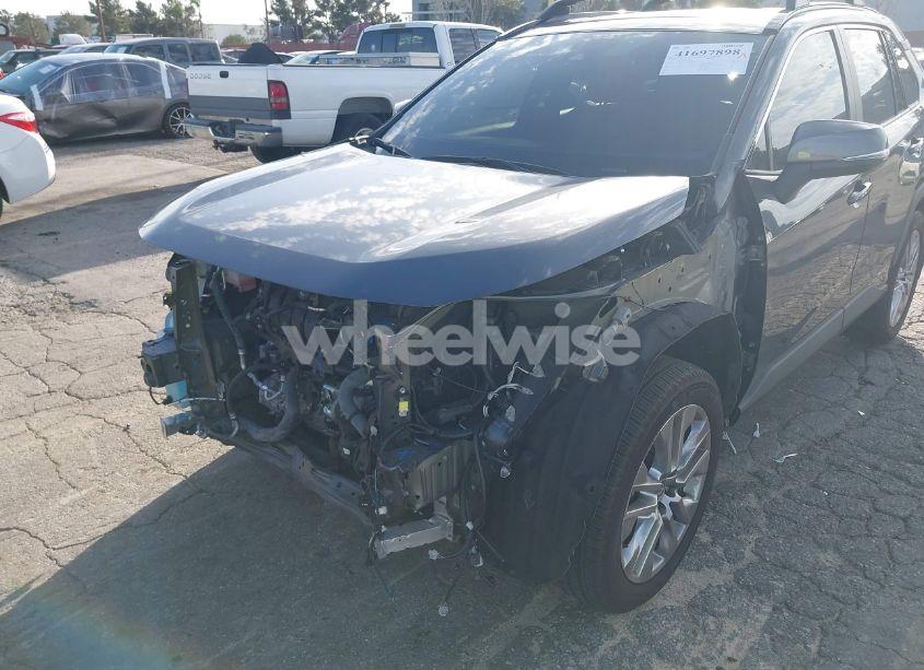 Photo 6 of 2022 Toyota Rav4 XLE PREMIUM (VIN 2T3A1RFV0NW321158)