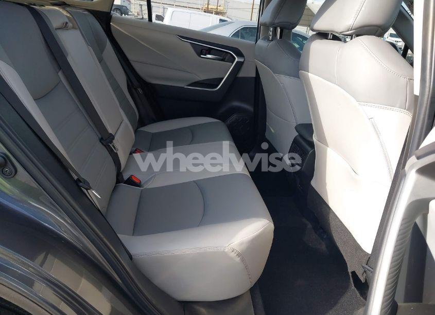 Photo 8 of 2022 Toyota Rav4 XLE PREMIUM (VIN 2T3A1RFV0NW321158)