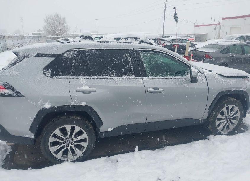 Photo 14 of 2019 Toyota Rav4 XLE PREMIUM (VIN 2T3A1RFV1KW038490)