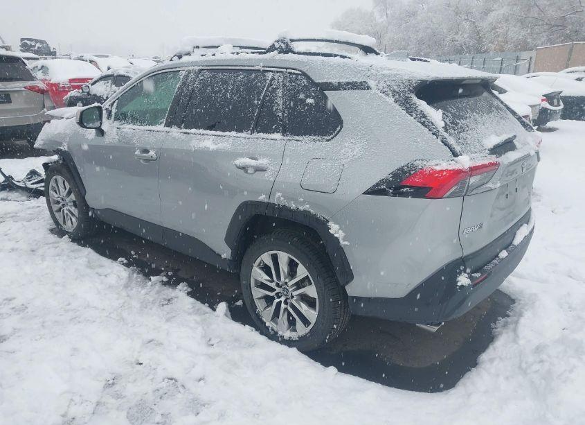 Photo 3 of 2019 Toyota Rav4 XLE PREMIUM (VIN 2T3A1RFV1KW038490)