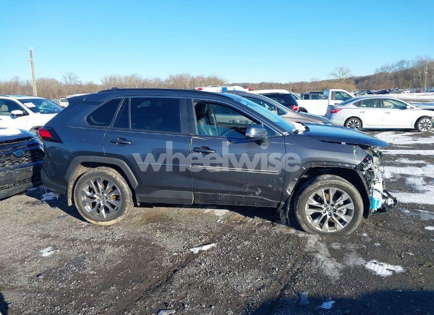 Photo 13 of 2021 Toyota Rav4 XLE PREMIUM (VIN 2T3A1RFV1MC159881)