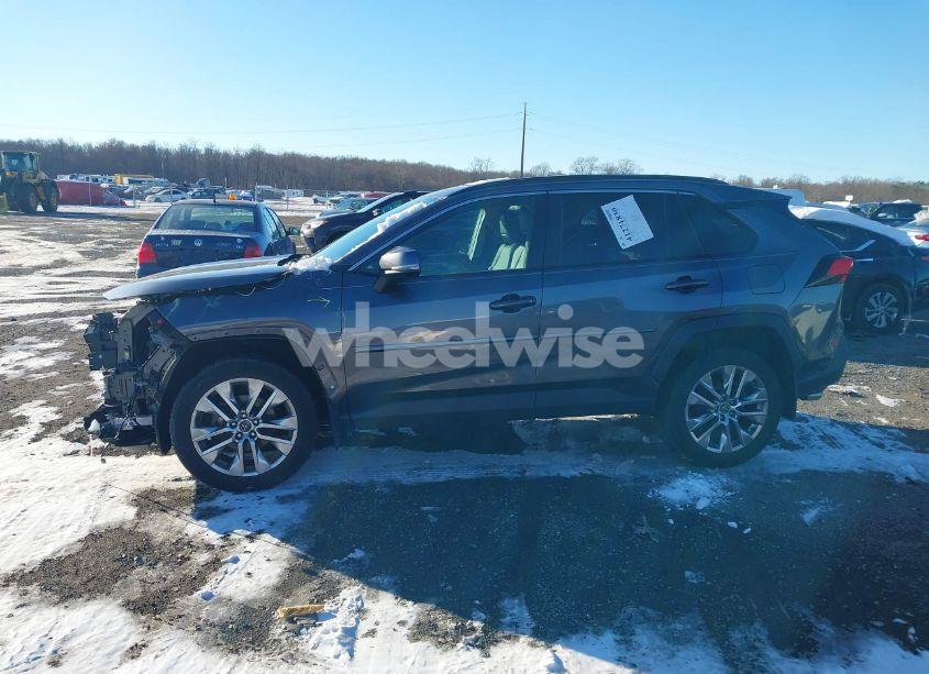 Photo 14 of 2021 Toyota Rav4 XLE PREMIUM (VIN 2T3A1RFV1MC159881)