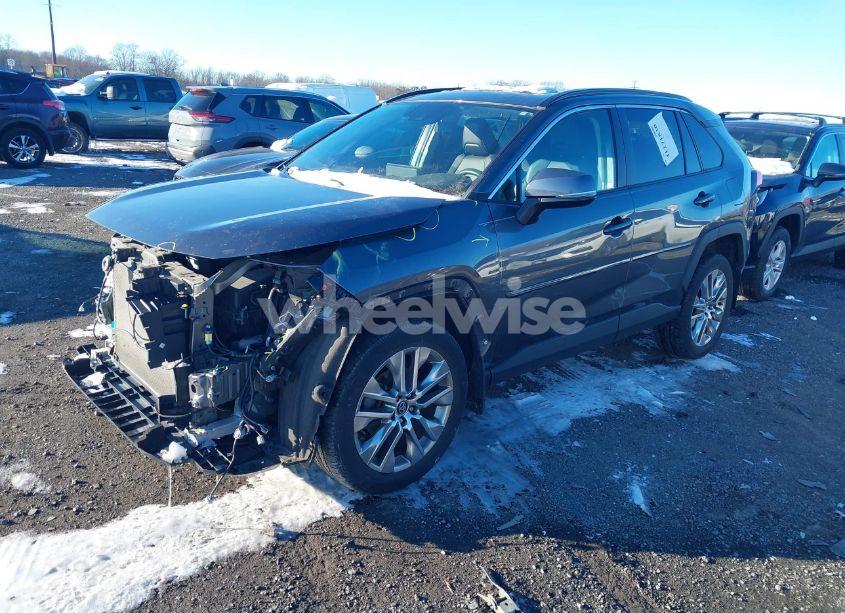 Photo 2 of 2021 Toyota Rav4 XLE PREMIUM (VIN 2T3A1RFV1MC159881)