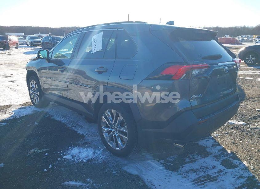 Photo 3 of 2021 Toyota Rav4 XLE PREMIUM (VIN 2T3A1RFV1MC159881)