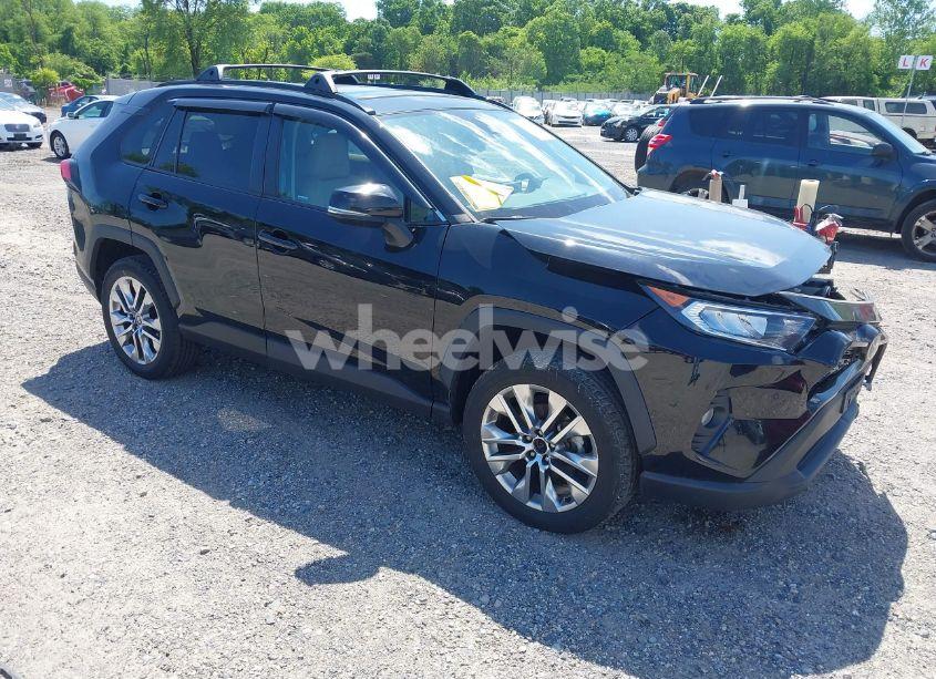 2021 Toyota Rav4 XLE PREMIUM (VIN 2T3A1RFV1MC247524) main photo