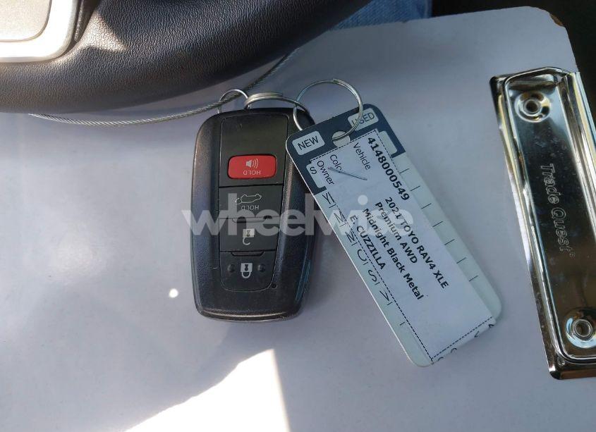 Photo 11 of 2021 Toyota Rav4 XLE PREMIUM (VIN 2T3A1RFV1MC247524)